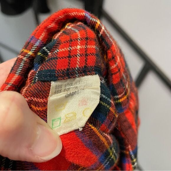 [M] Vintage Women’s Red Black & Yellow Plaid Pattern Casual Button Down Shirt - Picture 14 of 14